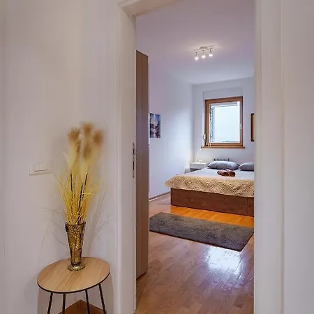 Yellow Lux Apartment *