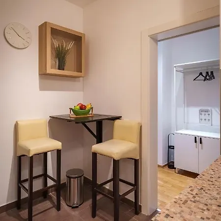 Yellow Lux Apartment *