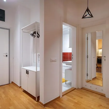 Apartment Yellow Lux