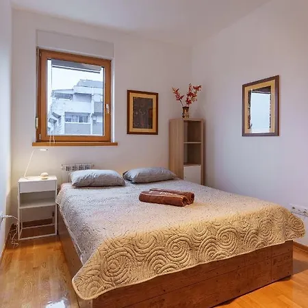 Yellow Lux Apartment
