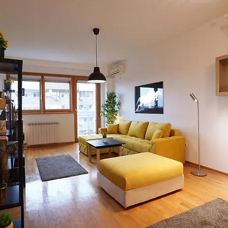Apartment Yellow Lux *
