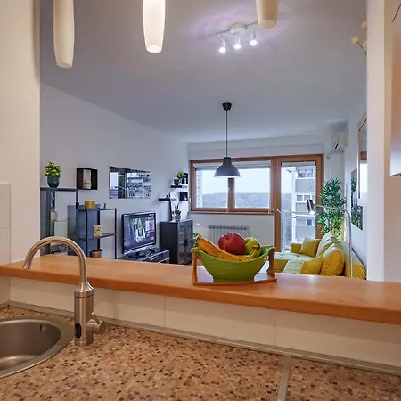 Yellow Lux Apartment *